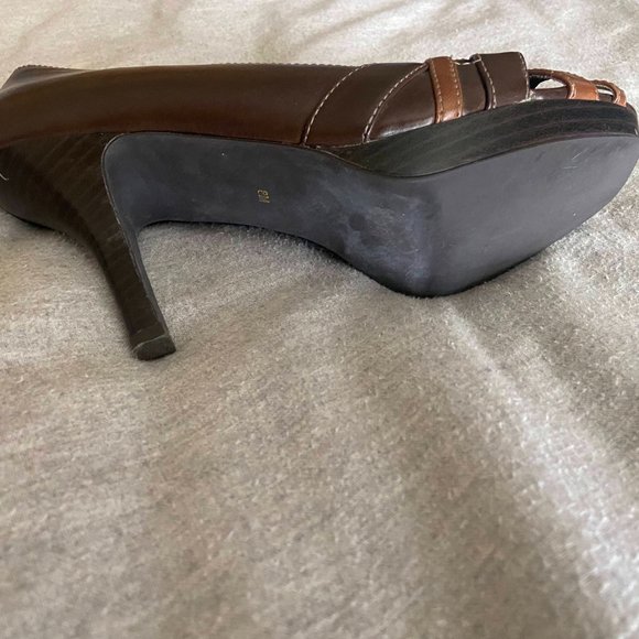 Mudd Brown Pumps - Picture 3 of 3